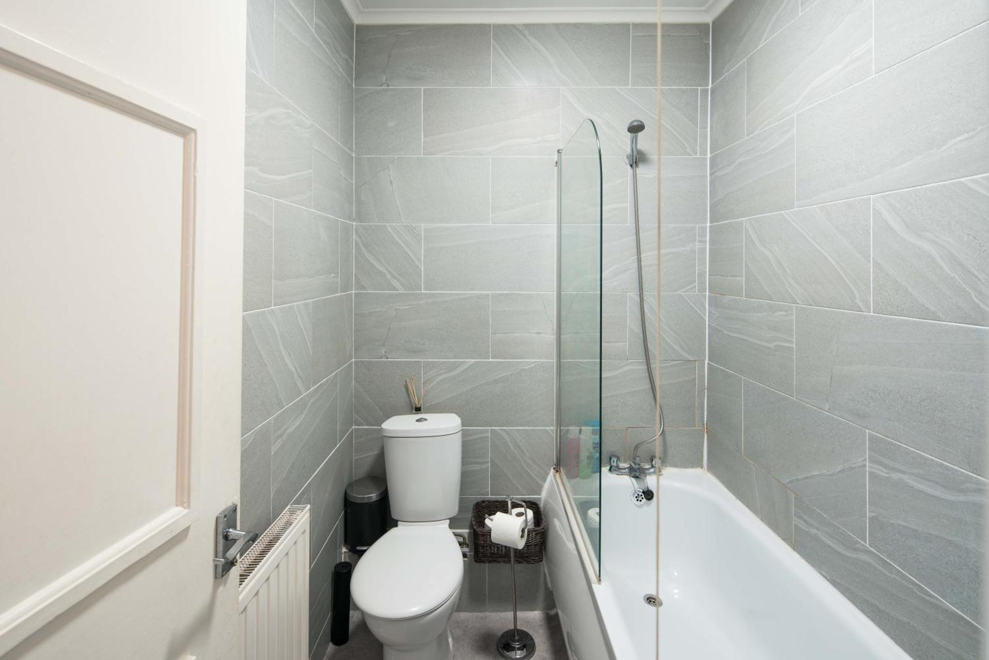 Private Double Room Shared Bathroom Near City Centre 伦敦 外观 照片